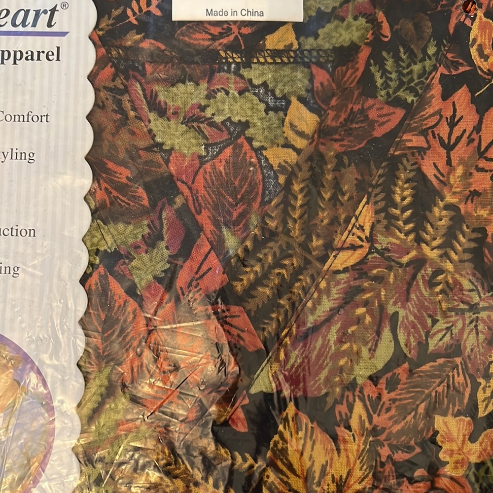 Scrub top bundle. - Picture 3 of 5